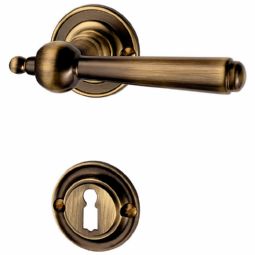 Klicken für Detailansicht Türgarnitur Serie Bern