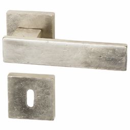 cliquez ici pour voir les détails Garniture de porte Serie Angulum